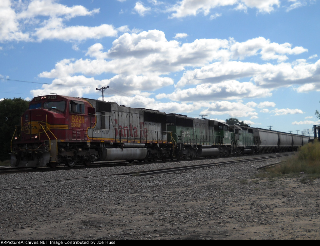 BNSF 8221 East